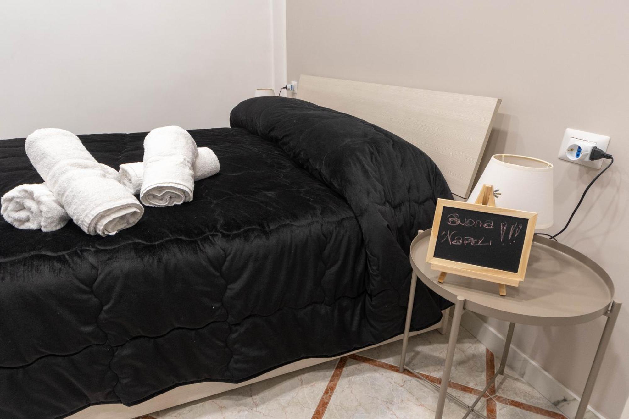 Buona Napoli Apartment Bagian luar foto